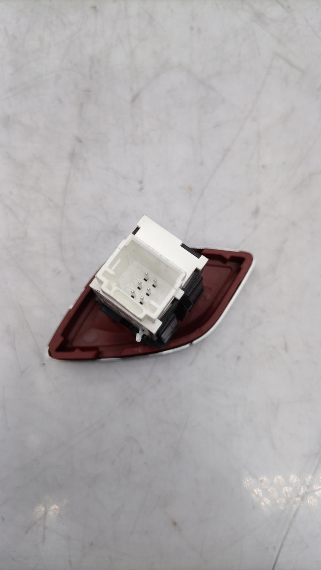 Bouton de warning CITROEN C3 2 PHASE 2 Diesel - 1