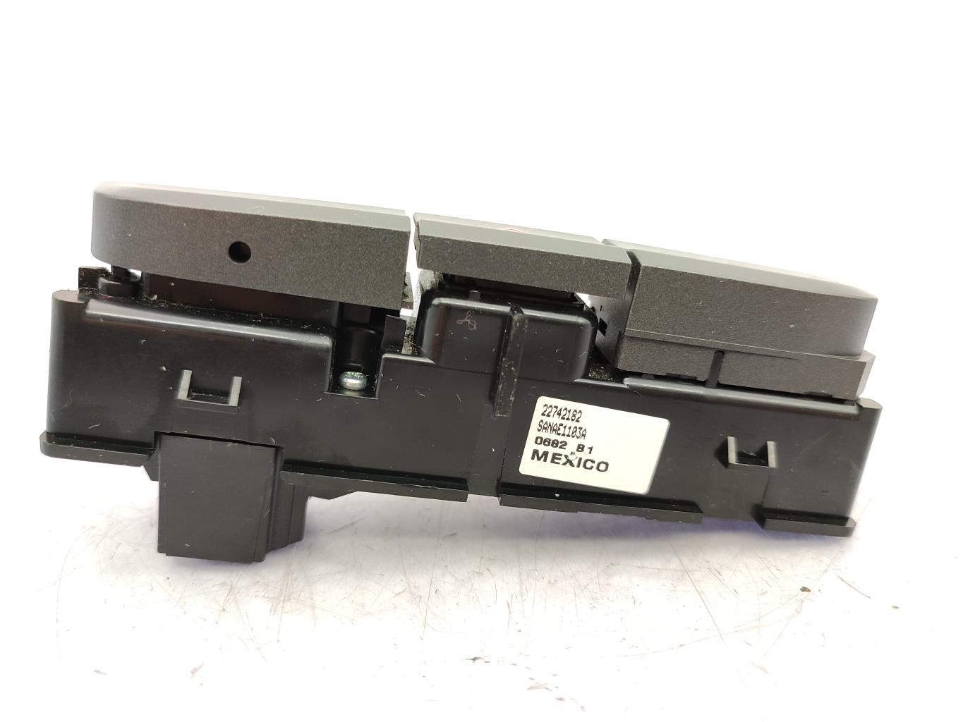 Bouton de warning CHEVROLET MALIBU Diesel - 1