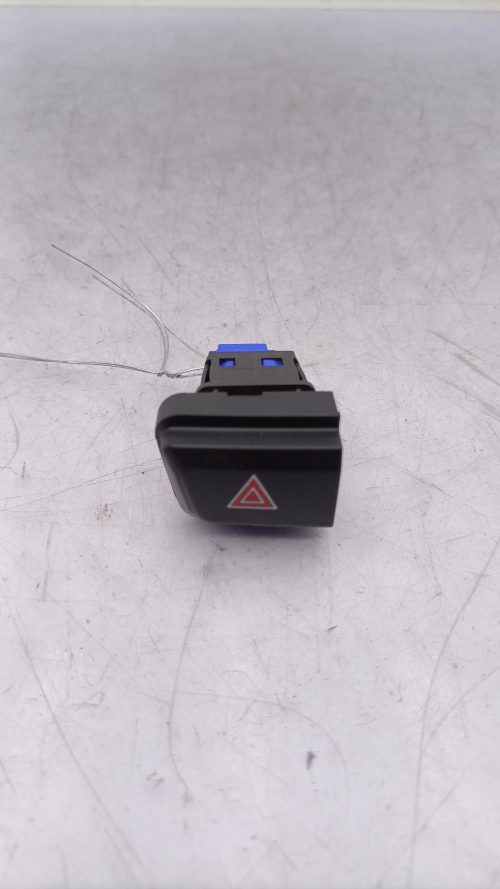 Bouton de warning PEUGEOT 208 1 PHASE 1 Diesel - 1