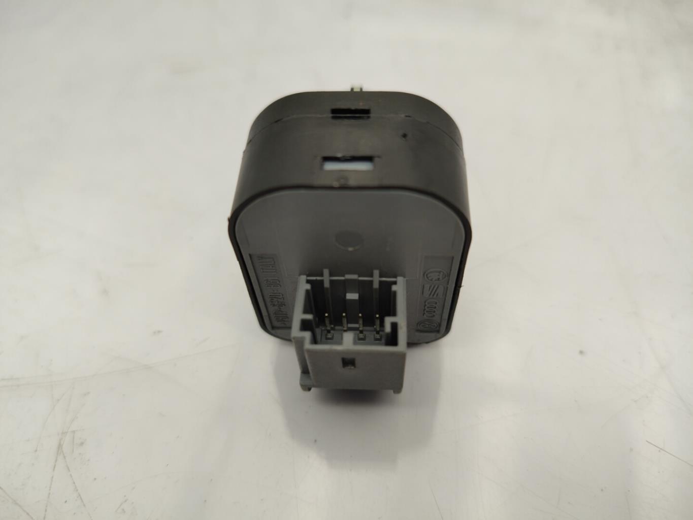 Commande retroviseurs AUDI A4 3 AVANT PHASE 1 BREAK Diesel - 1