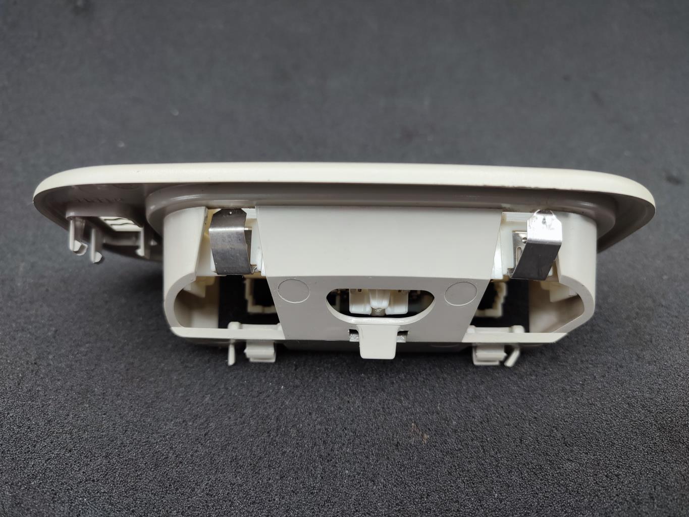 Eclairage de plafonnier PEUGEOT 207 PHASE 2 Diesel - 1