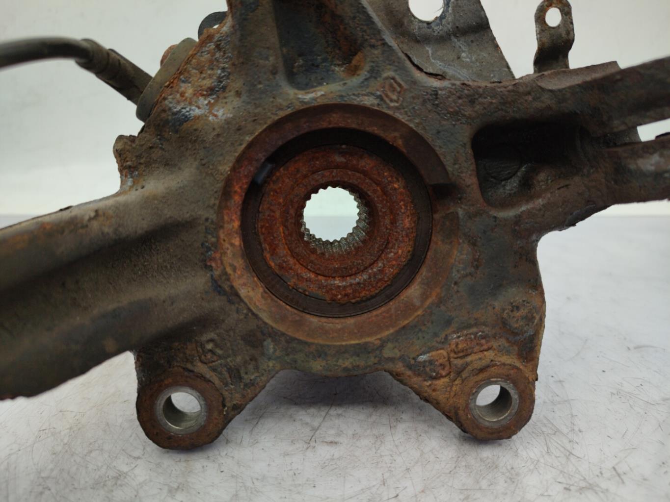 Fusee avant droit RENAULT CLIO 4 PHASE 1 Diesel - 1