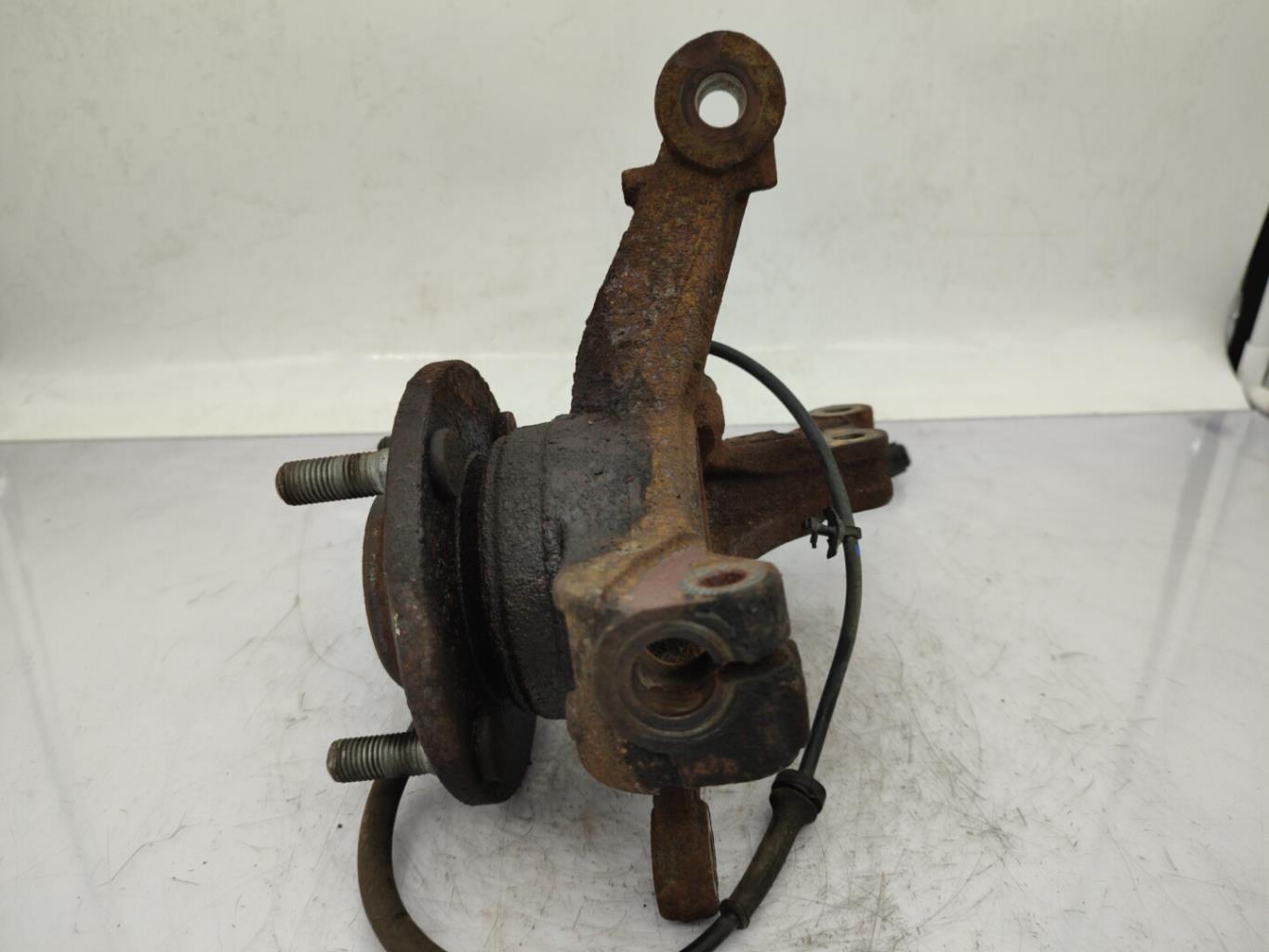 Fusee avant gauche FORD FIESTA 6 PHASE 1  - 1
