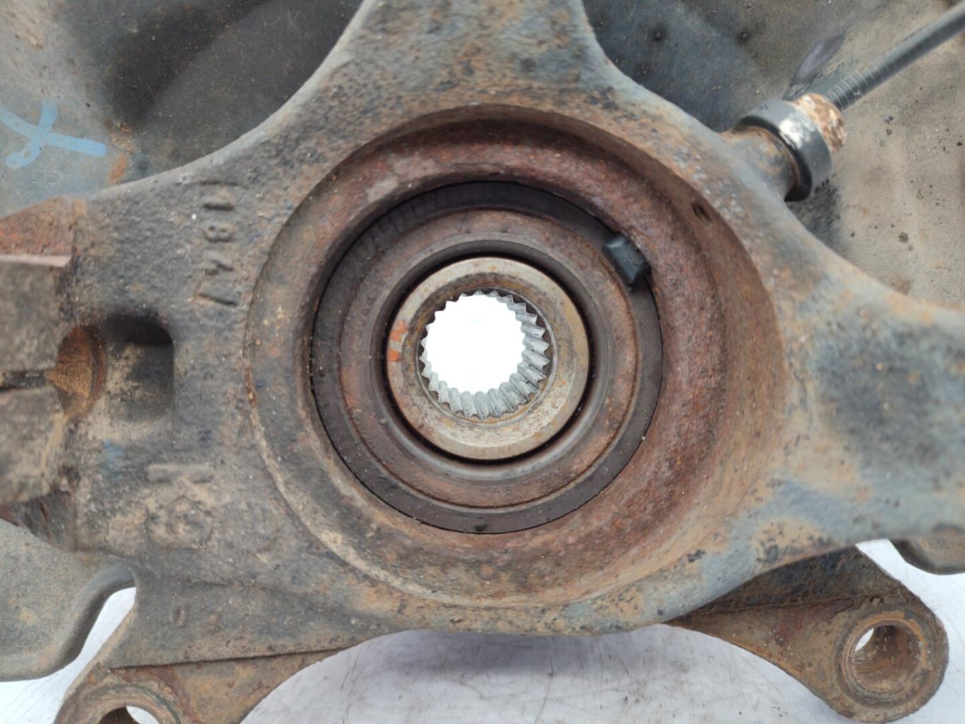 Fusee avant gauche SUZUKI SWIFT 3 Diesel - 1