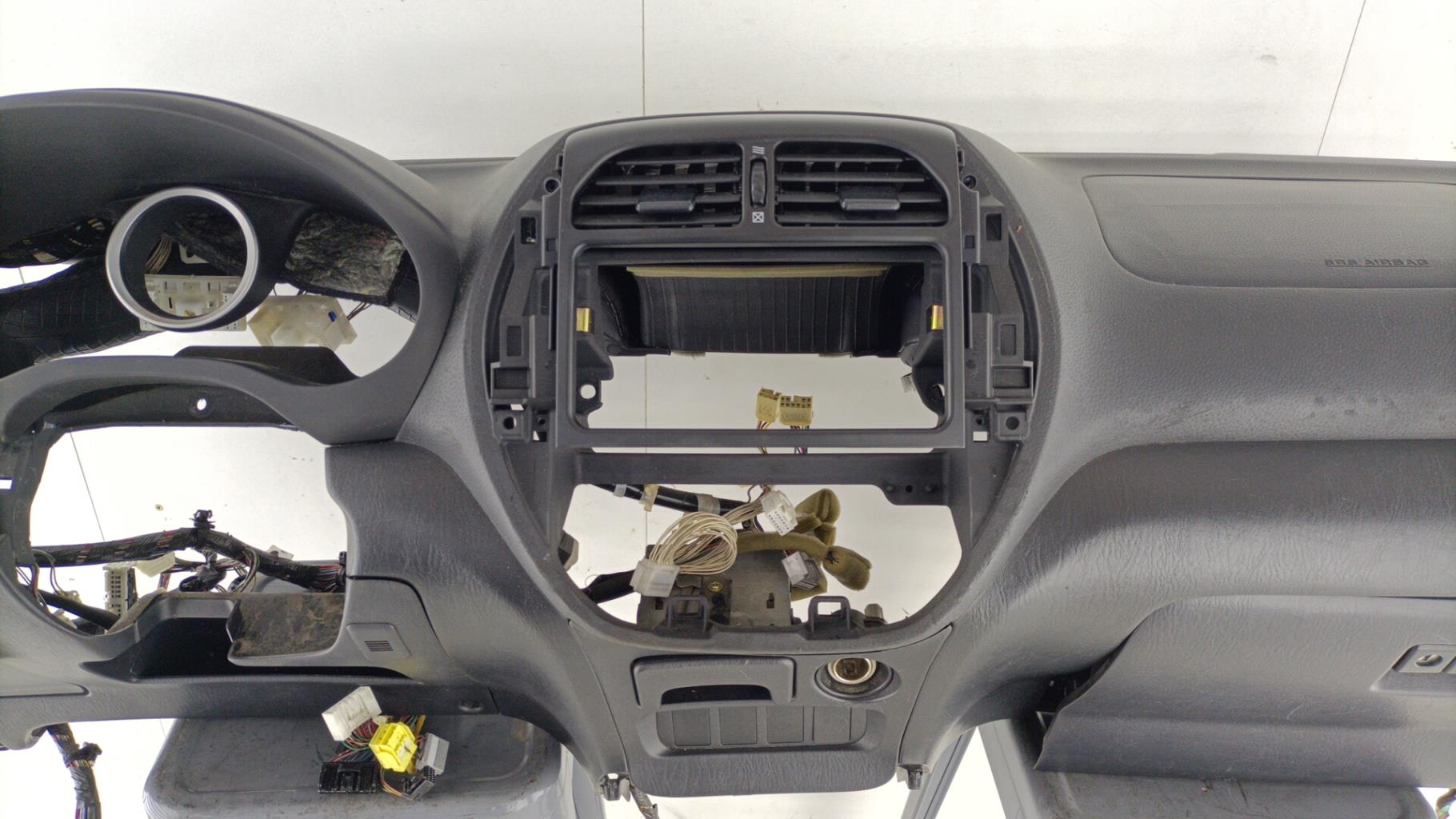 Tableau de bord TOYOTA RAV4 2 PHASE 1 Diesel - 1