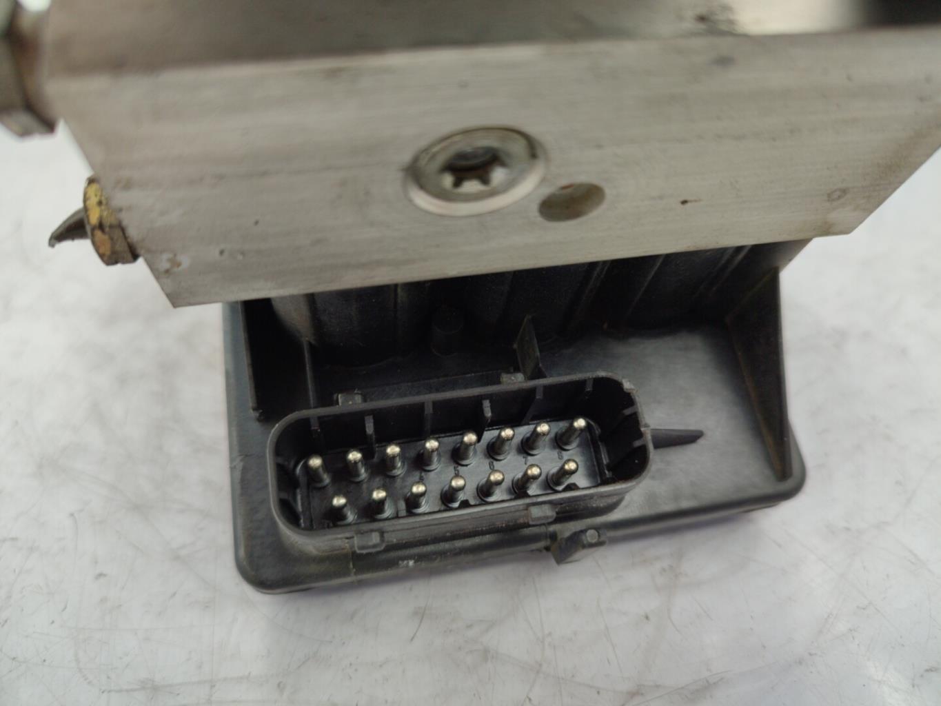 Blocco ABS (antibloccaggio freni) MERCEDES CLASSE C 202 PHASE 1 Diésel - 1