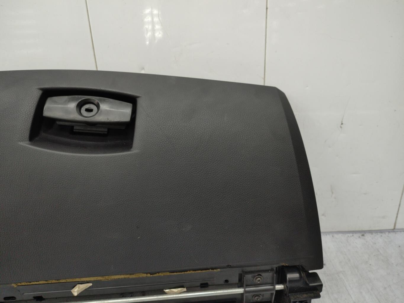 Boite a gants BMW SERIE 5 E60 PHASE 2 Diesel - 1