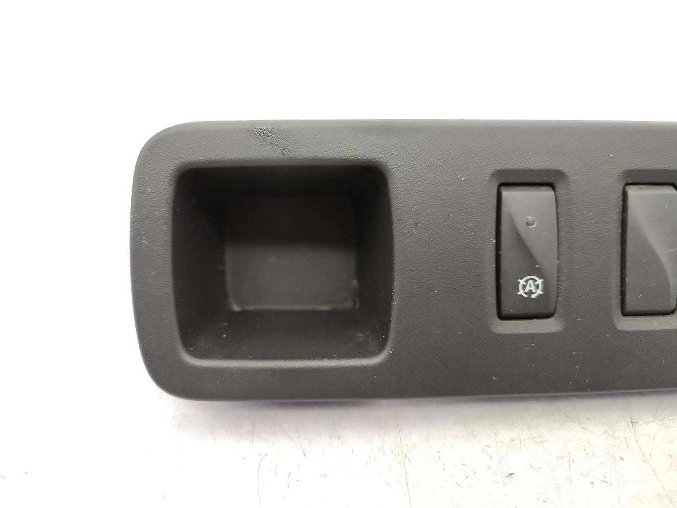 Bouton/Interrupteur DACIA DUSTER 1 PHASE 2 Essence - 1