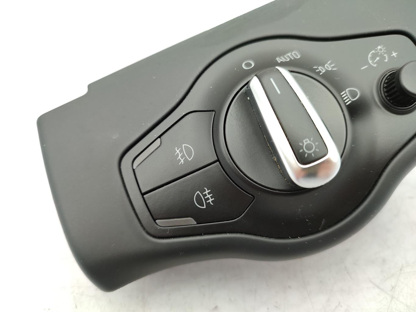 Commande de phare AUDI A4 3 AVANT PHASE 1 BREAK Diesel - 1