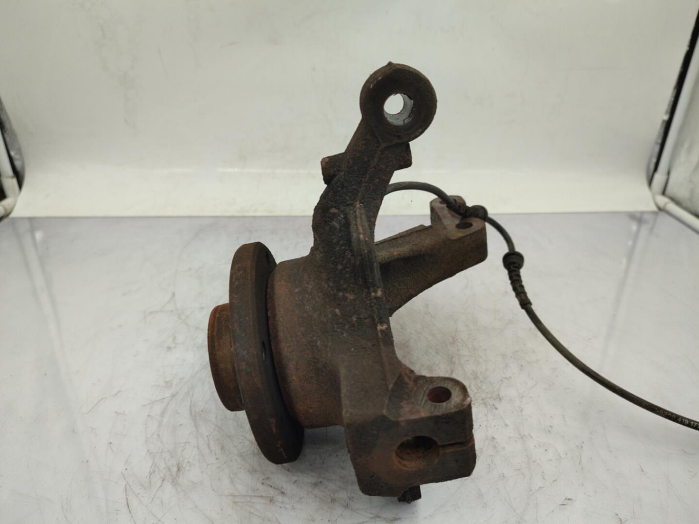 Fusee avant gauche RENAULT CLIO 3 PHASE 2 Diesel - 1