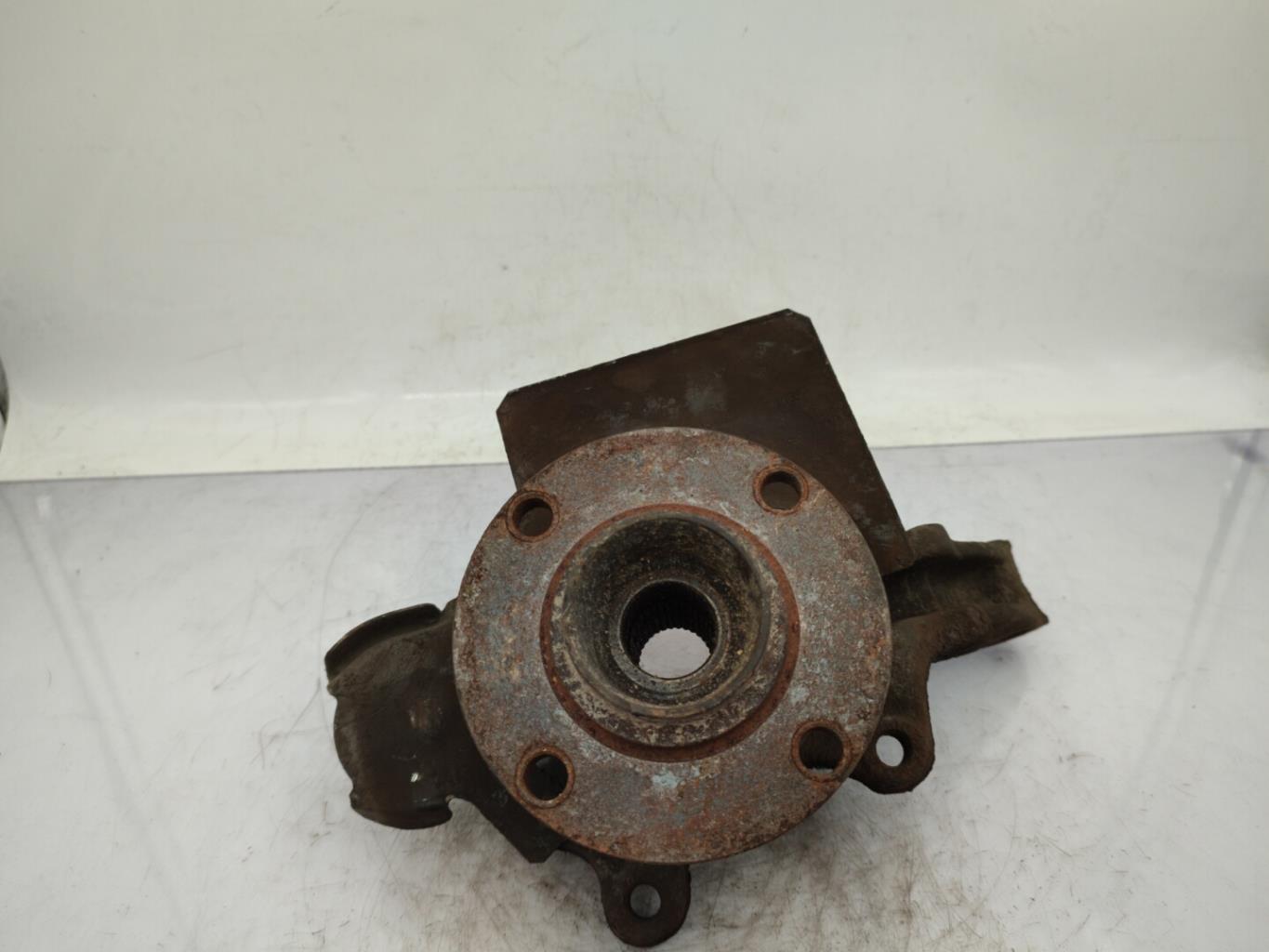 Fusee avant gauche AUDI 80 3 PHASE 2 Diesel - 1
