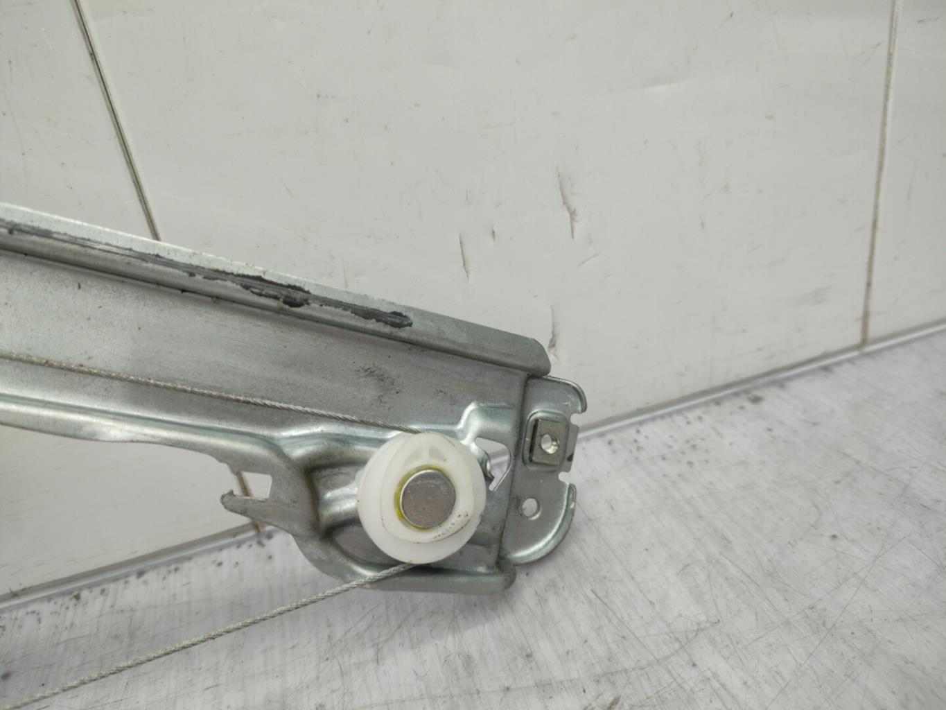 Alzacristalli manuale posteriore destro RENAULT CLIO 3 PHASE 2 Diésel - 1