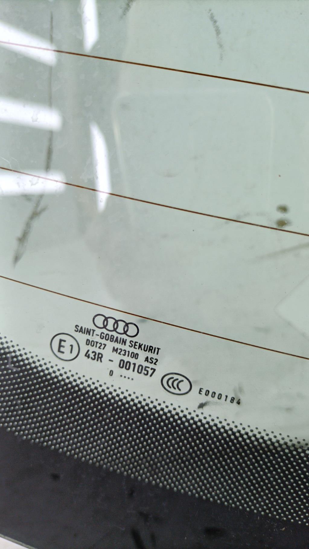 Lunette arriere AUDI A4 3 PHASE 1 Diesel - 1