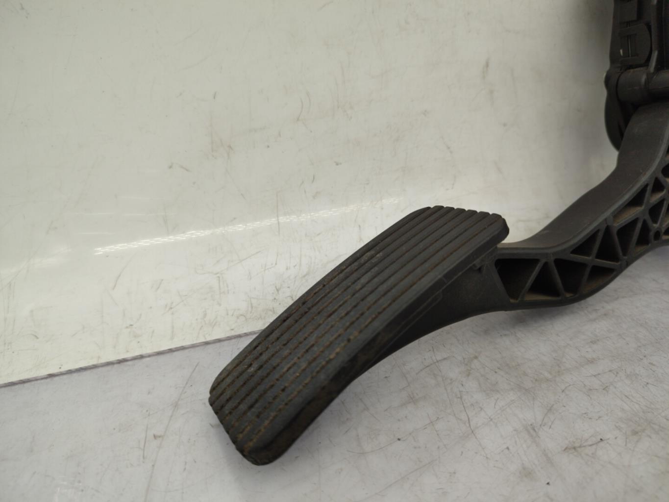 Pedale acceleratore KIA CEE-D 1 SPORT WAGON PHASE 1 BREAK Diésel - 1