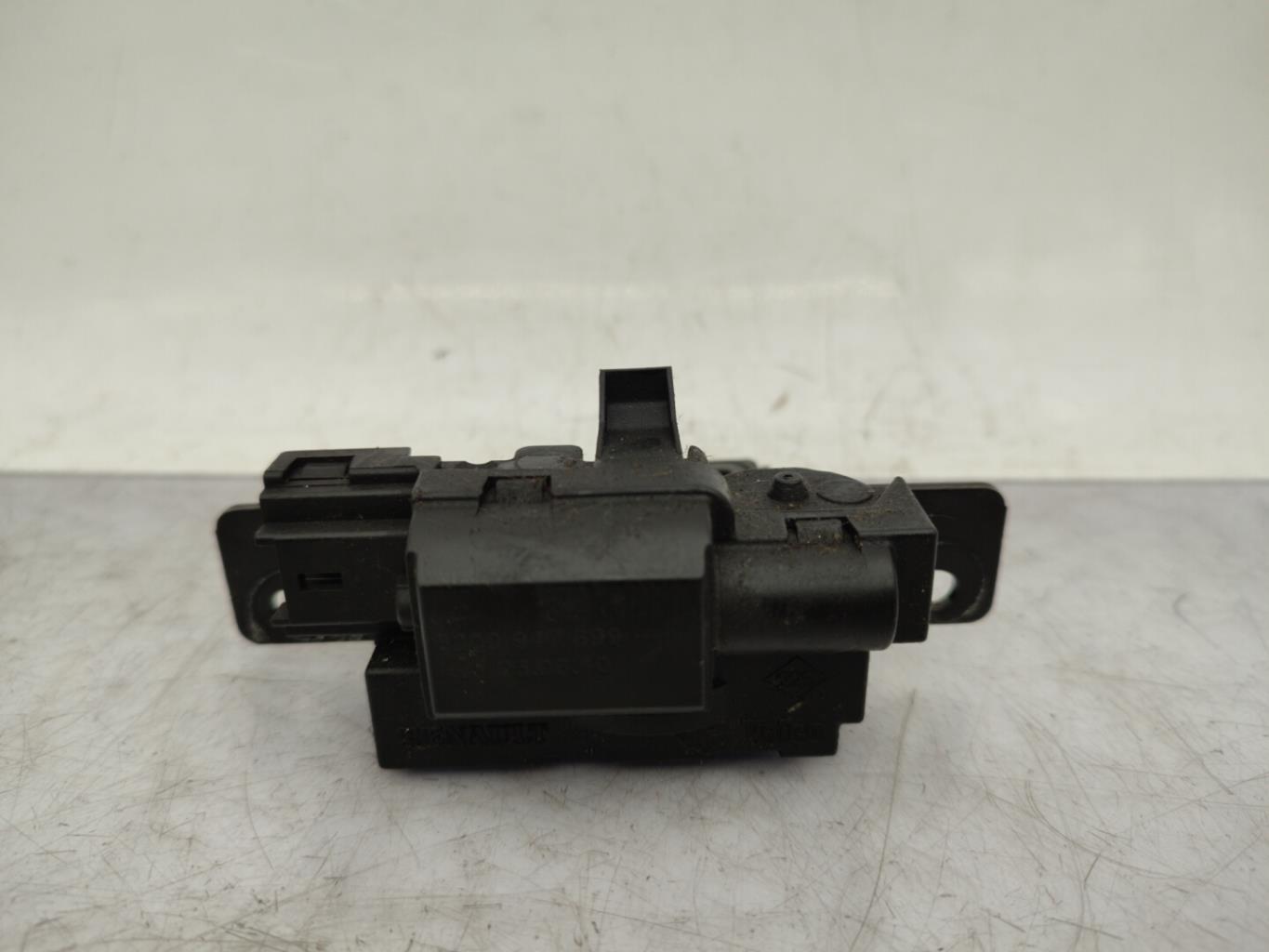 Serrure de coffre RENAULT CLIO 3 PHASE 2 Diesel - 1