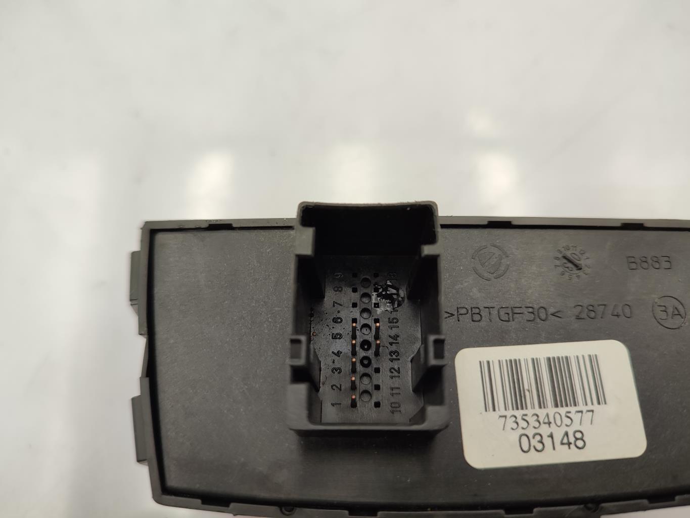 Bouton de warning FIAT PANDA 2 PHASE 1 Essence - 1