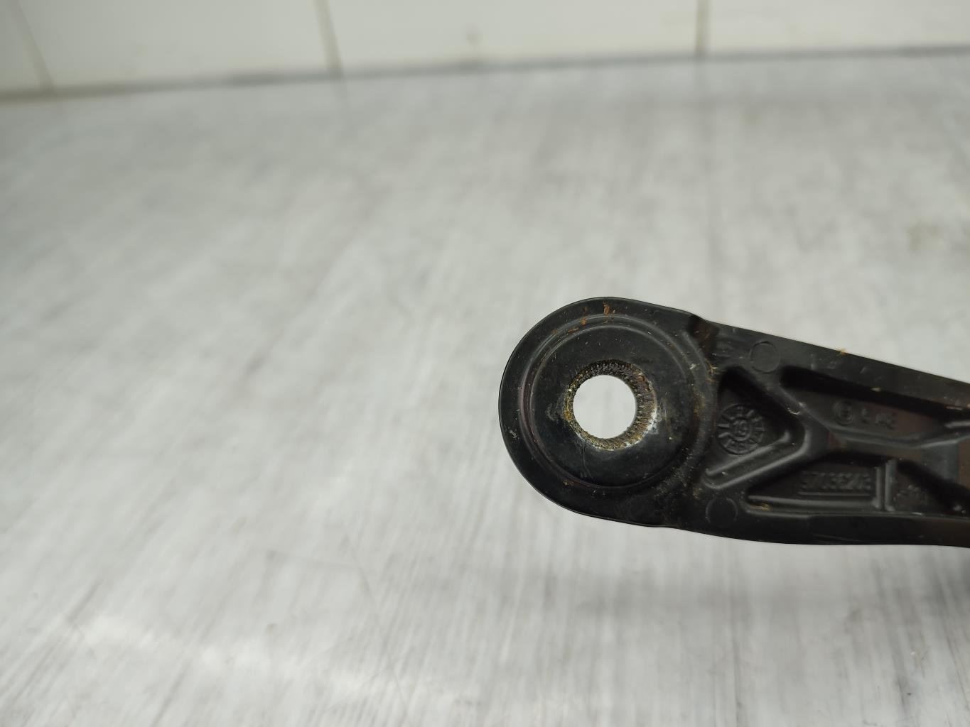 Braccio tergicristallo anteriore sinistro PEUGEOT 308 2 SW PHASE 2 BREAK Diésel - 1
