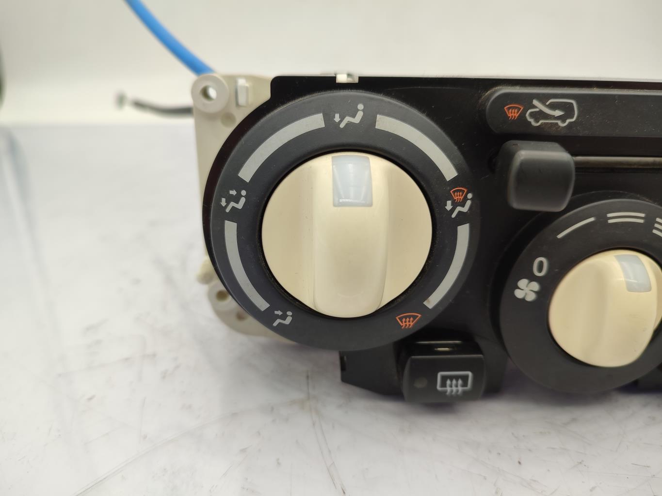 Commande chauffage NISSAN MICRA 3 PHASE 2 Essence - 1