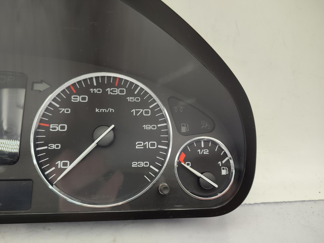 Compteur PEUGEOT 407 PHASE 1 BREAK Diesel - 1