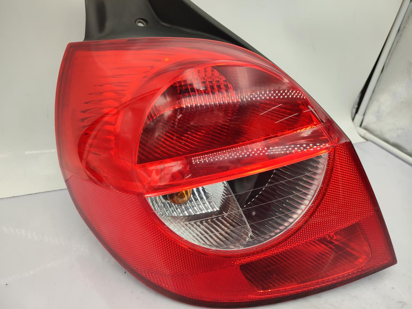 Fanale posteriore principale sinistro (luci) RENAULT CLIO 3 PHASE 1 Diésel - 1