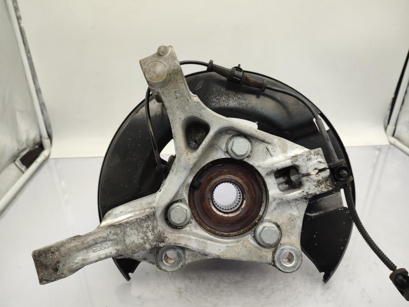 Fusee avant droit OPEL ASTRA J PHASE 1 Diesel - 1