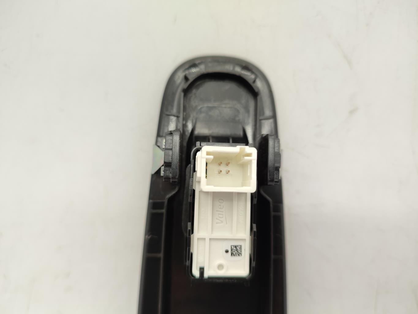 Interruttore lavacristalli anteriore destro PEUGEOT 308 2 SW PHASE 2 BREAK Diésel - 1