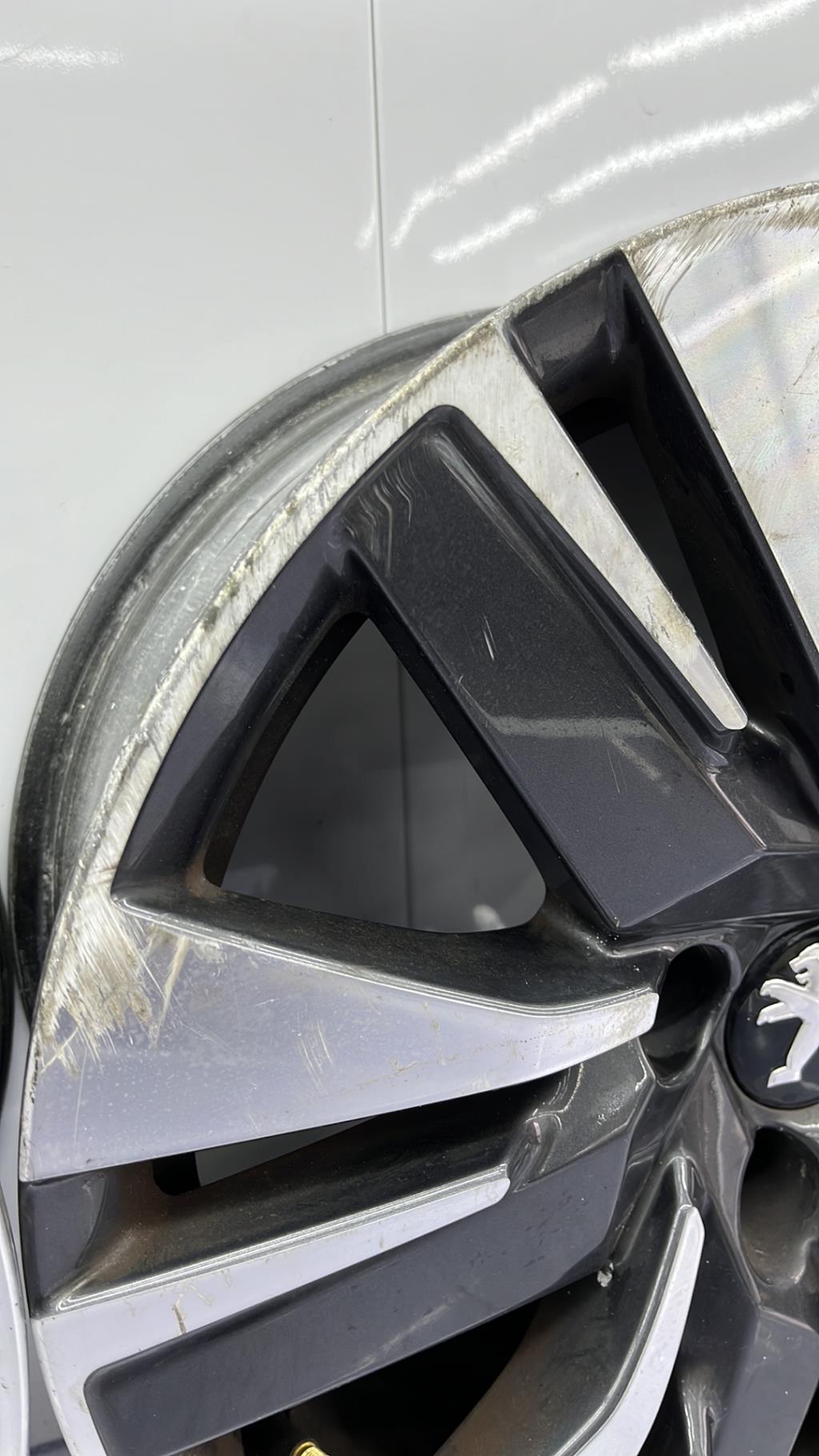 Set di 4 cerchioni PEUGEOT 2008 1 PHASE 1 Gasolina - 1