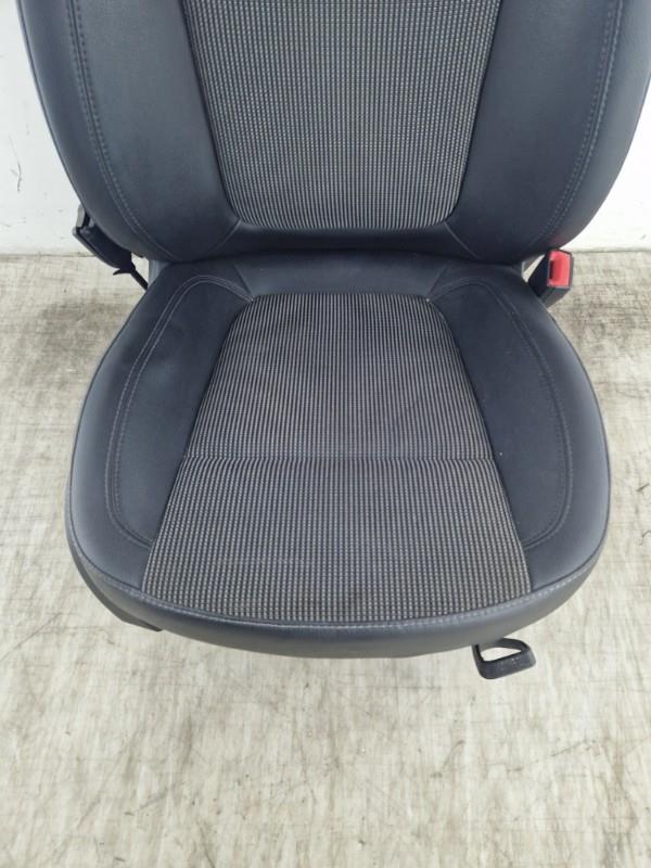 Siege avant droit OPEL ASTRA J PHASE 1 Diesel - 1