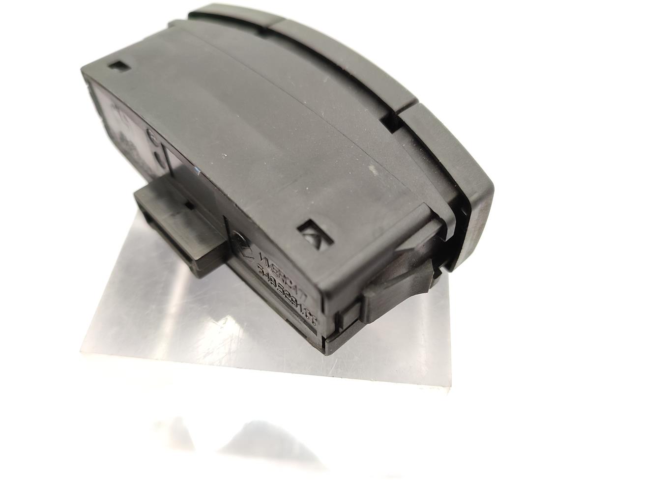 Bouton de warning BMW SERIE 1 E87 PHASE 1 Diesel - 1