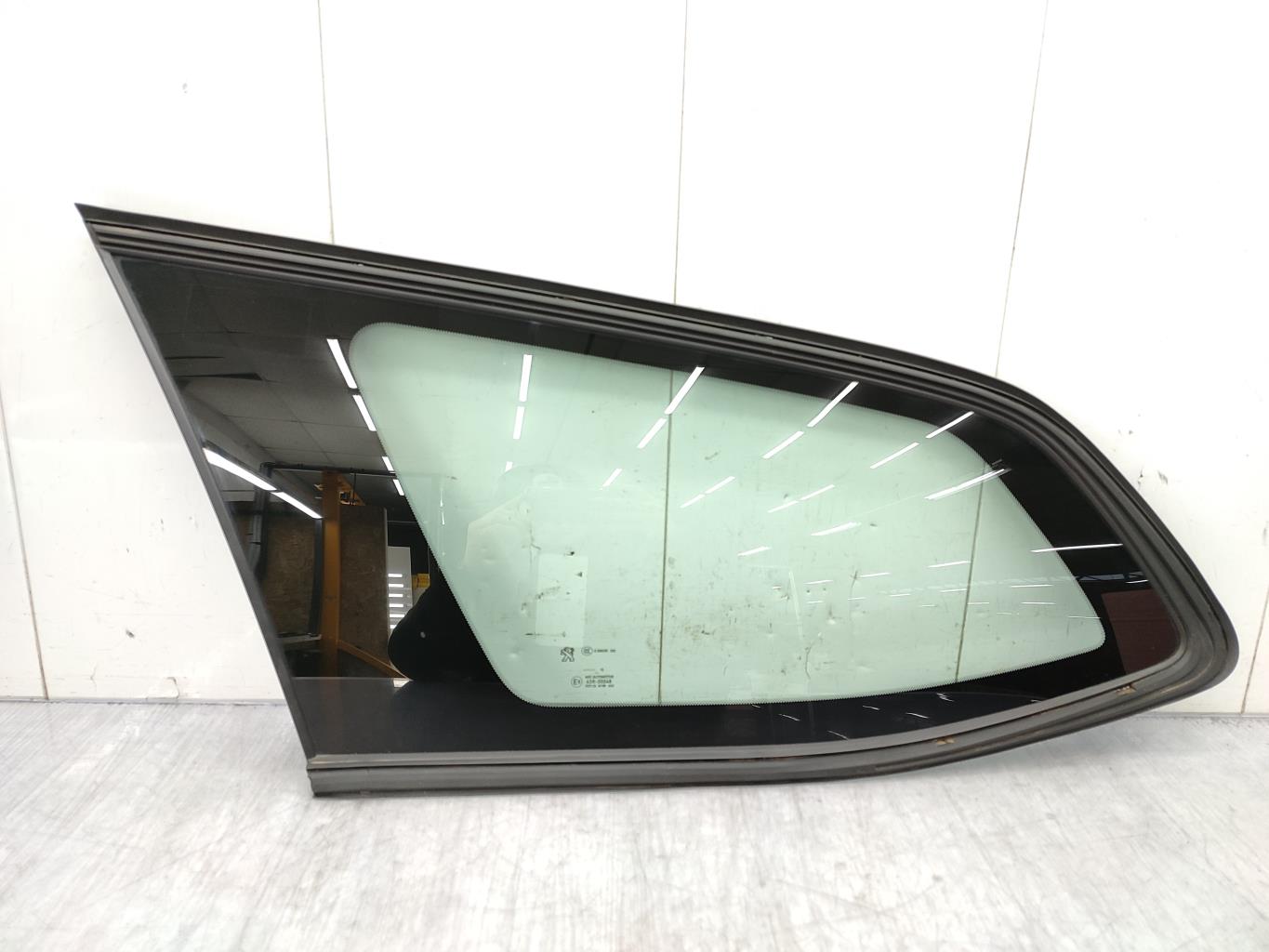 Ventanilla triangular trasera izquierda PEUGEOT 308 2 SW PHASE 1 BREAK Gasolina - 1