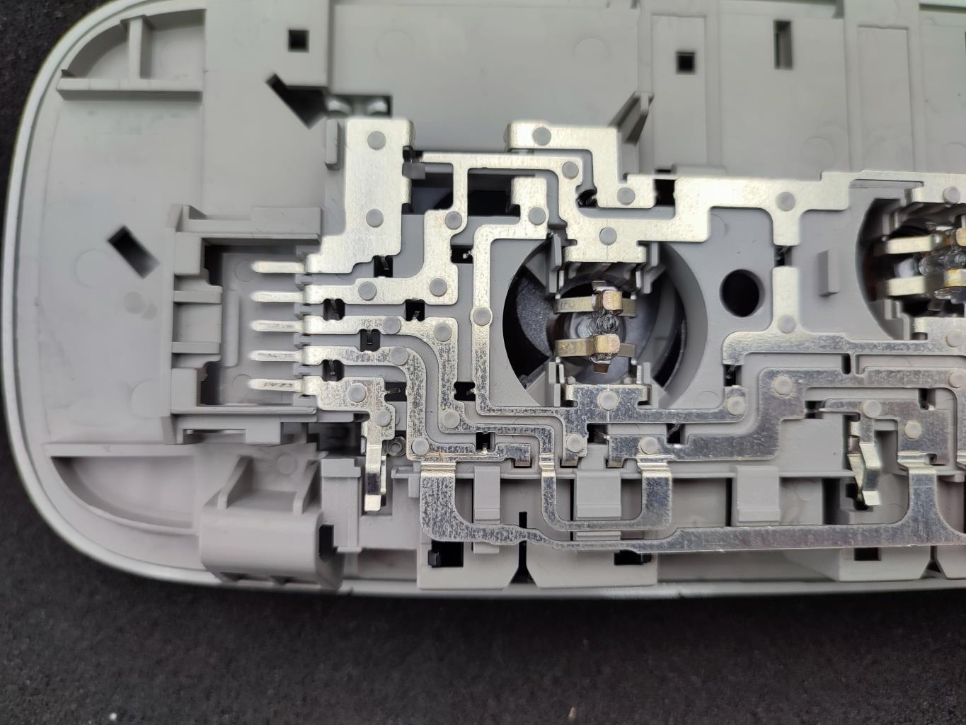 Eclairage de plafonnier VOLKSWAGEN PASSAT 5 BREAK Diesel - 1