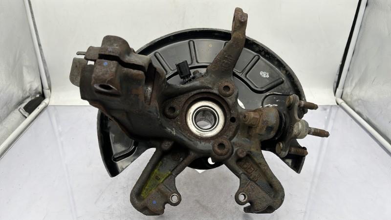 Fusee avant droit VOLKSWAGEN GOLF 6 Diesel - 1