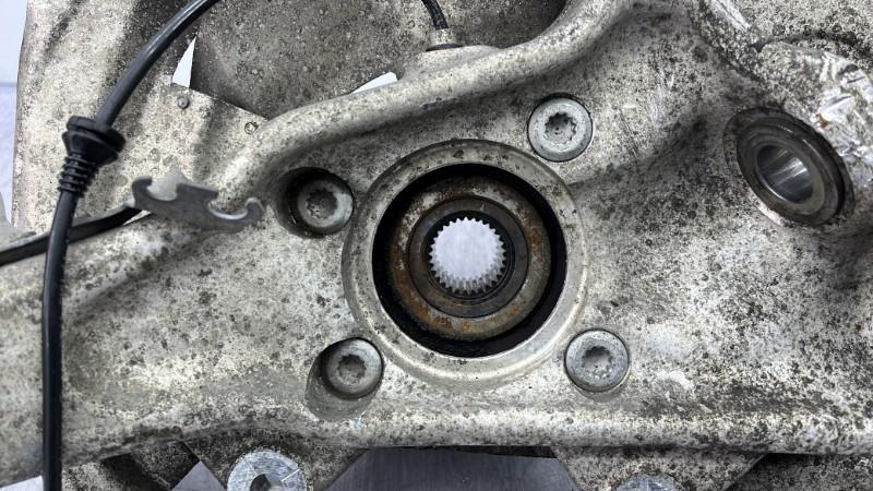 Fusee avant gauche BMW X5 E70 PHASE 2 Diesel - 1