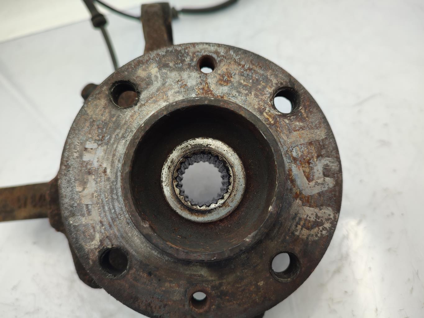 Fusee avant gauche RENAULT CLIO 2 PHASE 1 Diesel - 1