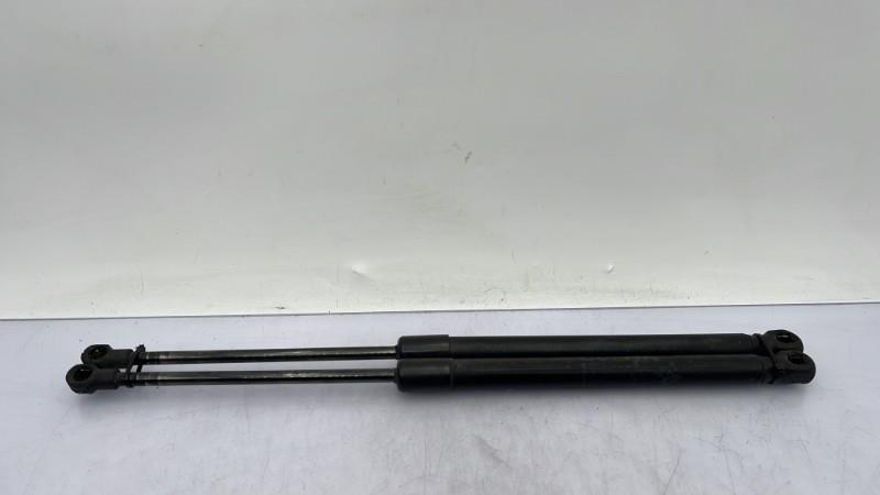 Verin de coffre BMW SERIE 1 E87 PHASE 1 Diesel - 1