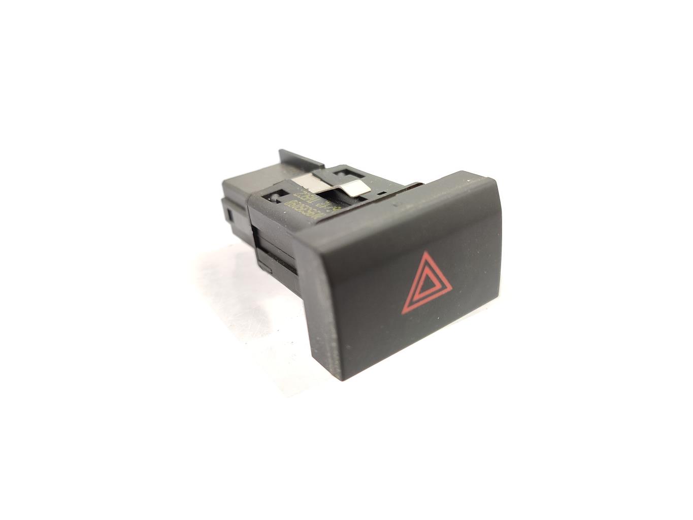 Bouton de warning VOLKSWAGEN POLO 5 PHASE 1 Essence - 1