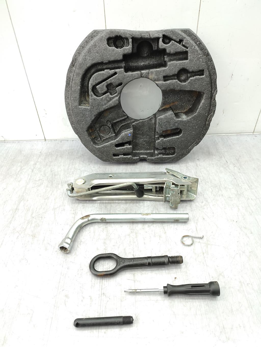 Cric (Ensemble depannage) AUDI A3 2 PHASE 1 Diesel - 1