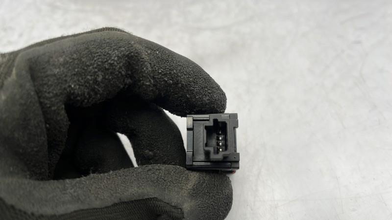 Bouton de warning NISSAN MICRA 5 Essence - 1