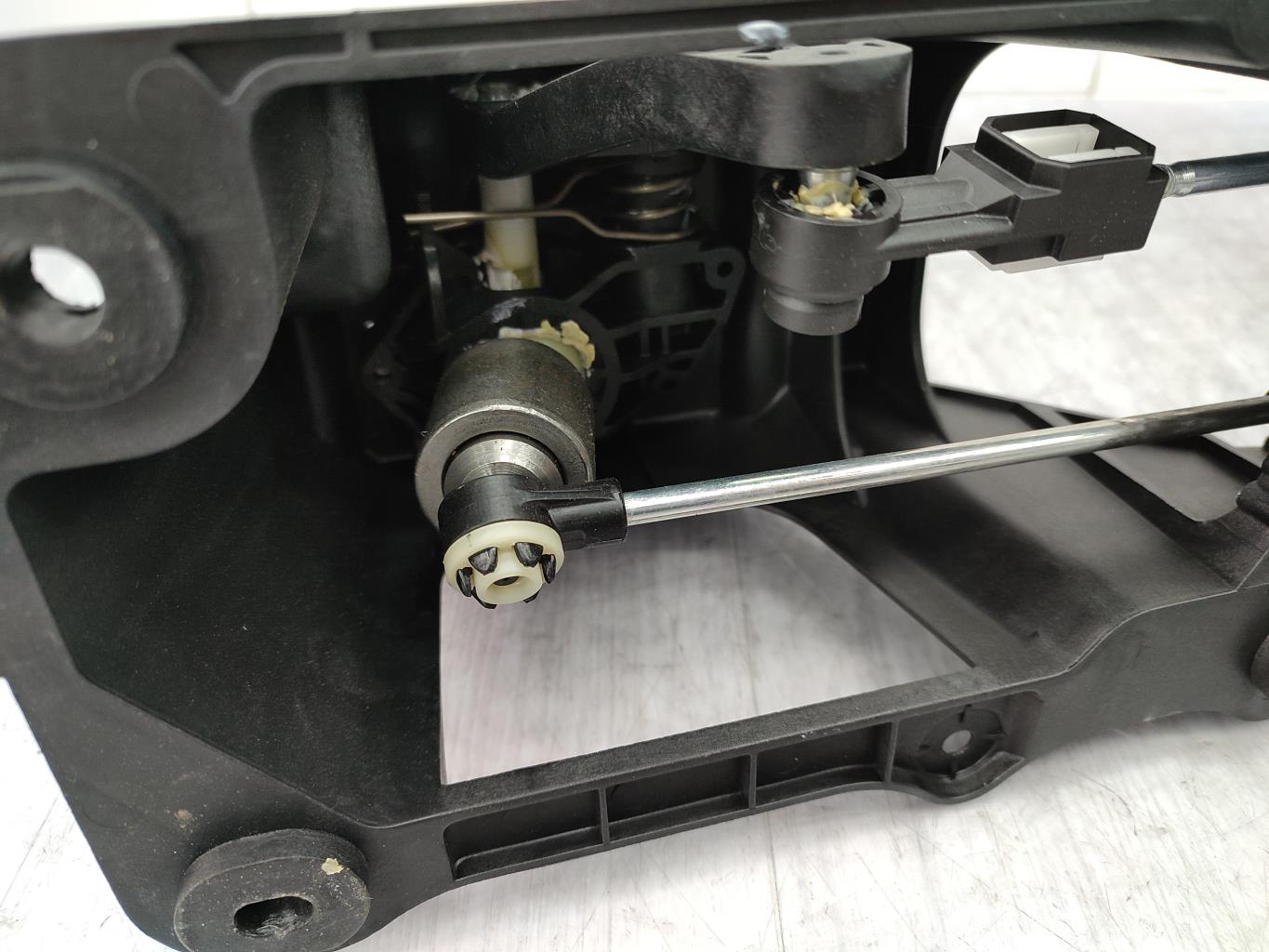 Levier de vitesses RENAULT MEGANE 3 PHASE 1 Diesel - 1