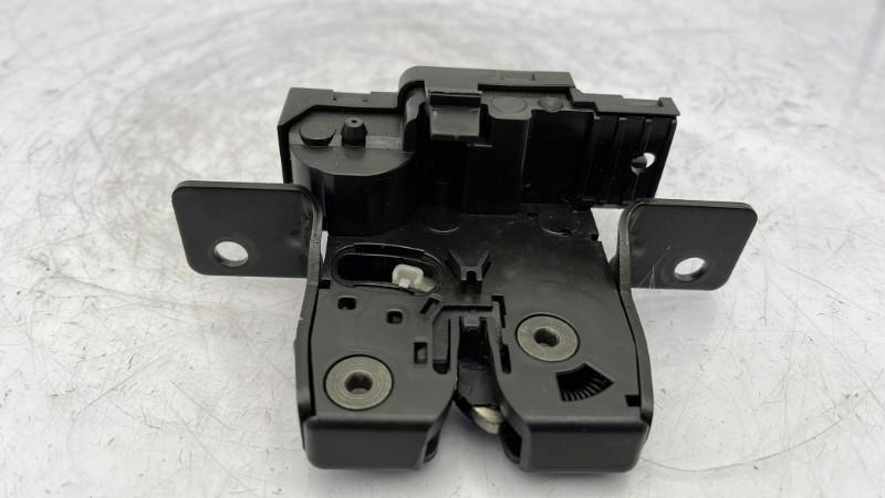 Serrure de coffre RENAULT MEGANE 2 PHASE 1 Diesel - 1