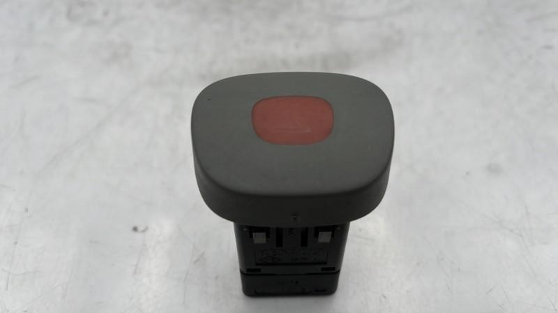 Bouton de warning RENAULT CLIO 2 PHASE 1 Essence - 1