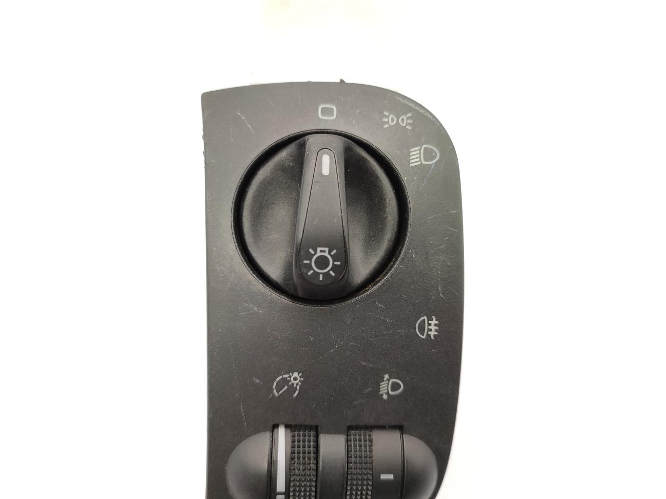 Commande de phare VOLKSWAGEN POLO 3 PHASE 1 Essence - 1