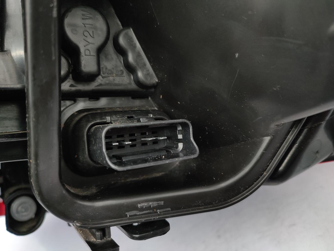 Fanale posteriore principale sinistro (luci) RENAULT MEGANE 3 PHASE 2 BREAK Diésel - 1