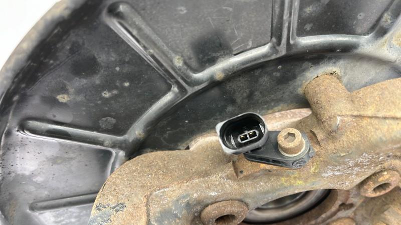 Fusee avant droit SKODA OCTAVIA 2 PHASE 1 Diesel - 1