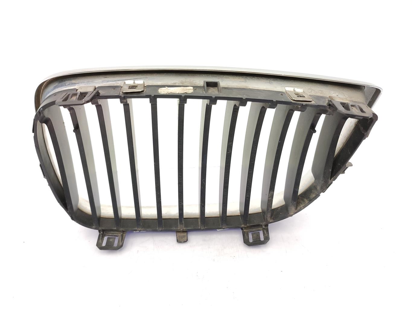 Grille de calandre droite BMW SERIE 1 E87 PHASE 1 Diesel - 1