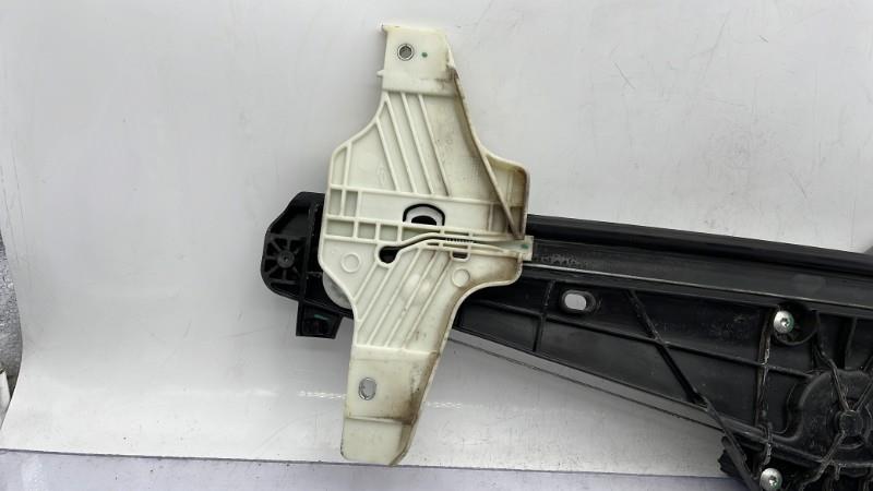 Alzacristalli elettrico posteriore sinistro PEUGEOT 3008 2 PHASE 1 Diésel - 1