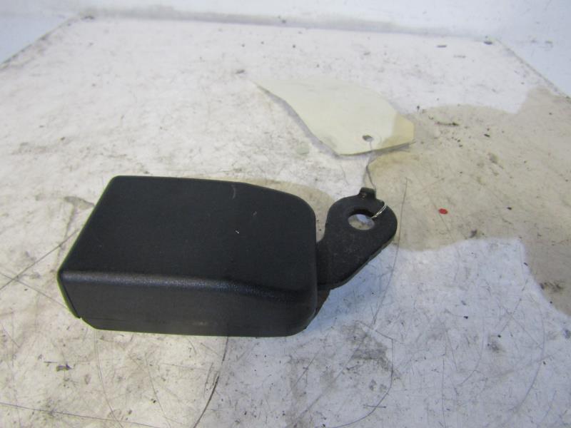 Aggancio cintura sicurezza posteriore destro PEUGEOT 307 PHASE 2 BREAK Diésel - 1