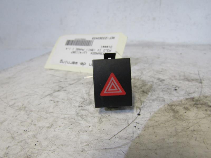 Interruttore luci emergenza VOLKSWAGEN POLO 4 PHASE 1 Diésel - 1