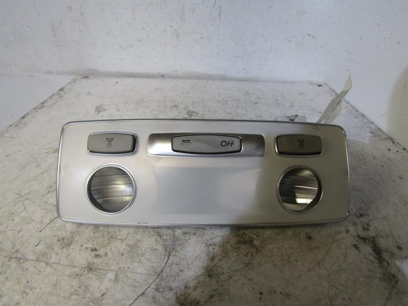 Eclairage de plafonnier RENAULT LAGUNA 3 PHASE 1 Essence - 1