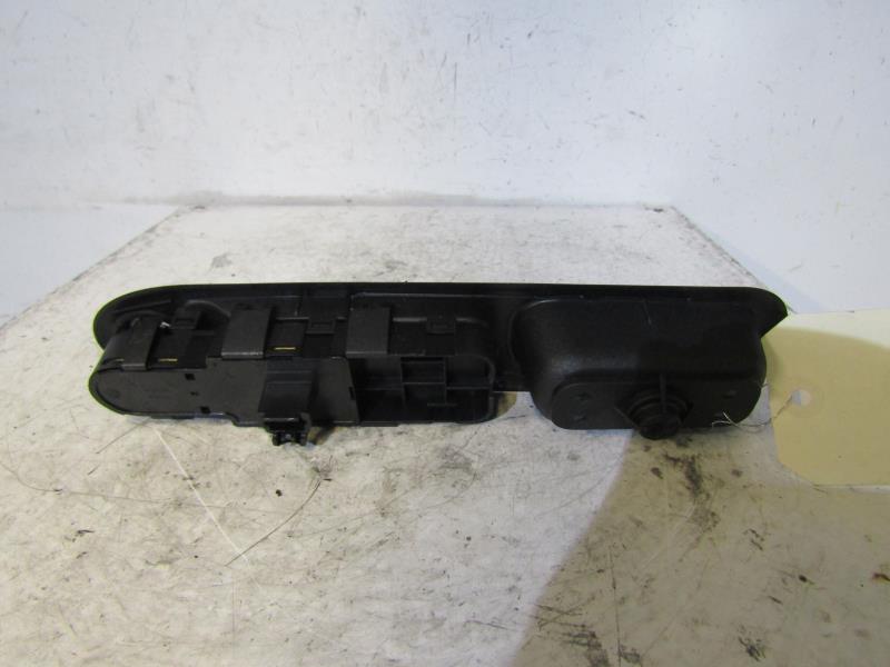 Interruttore lavacristalli anteriore sinistro PEUGEOT 407 PHASE 1 BREAK Diésel - 1